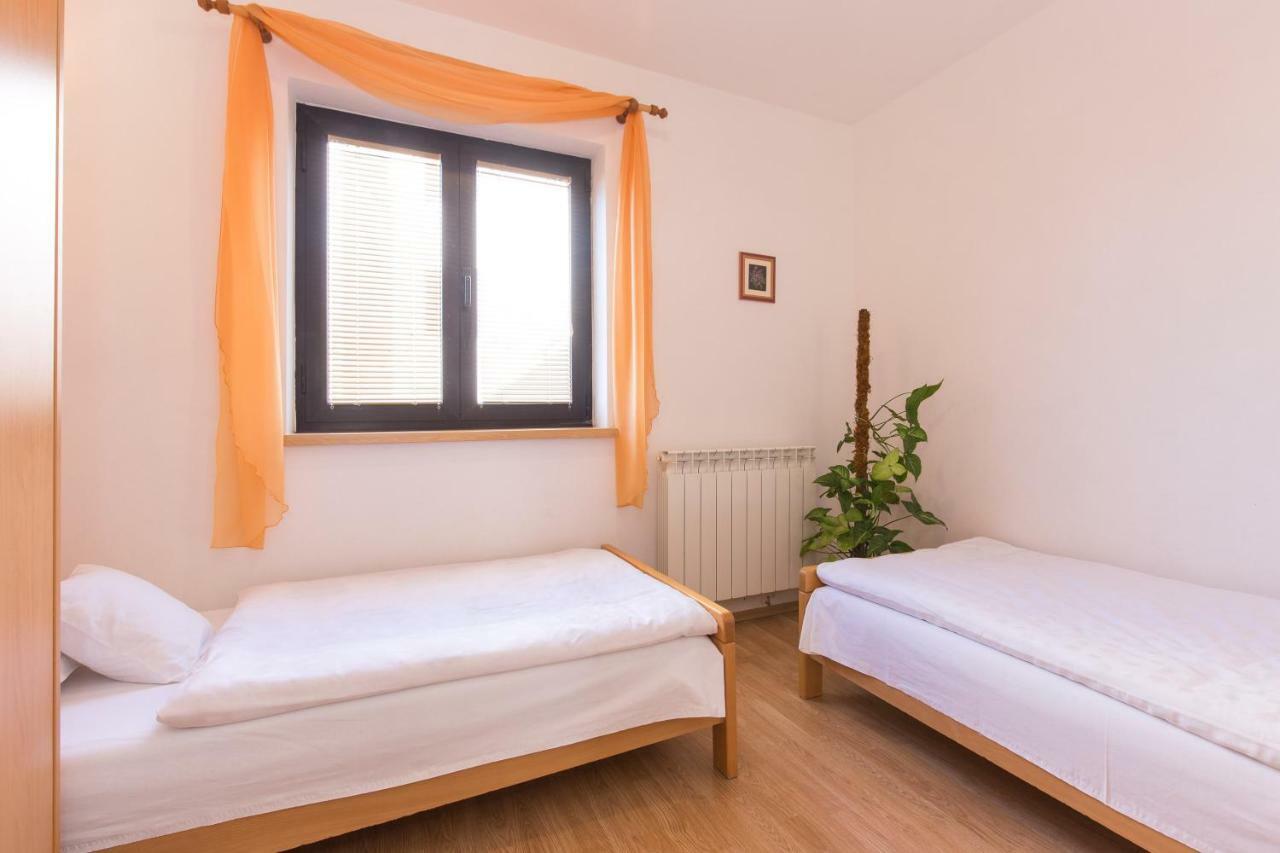Villa Paradiso Punat Bagian luar foto